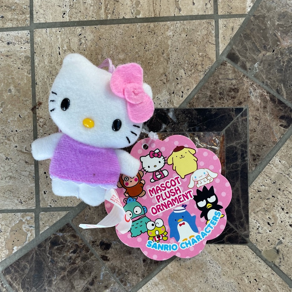 [SOLD] Hello Kitty ornament/keychain